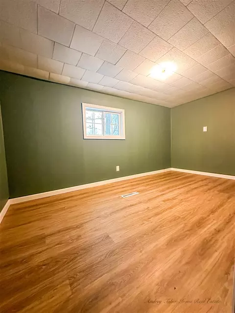 Bedroom - 8933 E M 20, Hesperia, MI 49421 photo 2 of 4