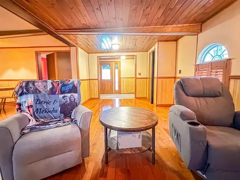 Entry Way - 8933 E M 20, Hesperia, MI 49421 photo 1 of 2