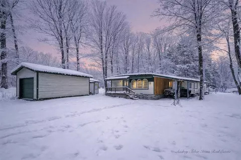 8933 E M 20, Hesperia, MI 49421