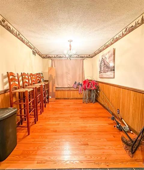 Dining - 8933 E M 20, Hesperia, MI 49421 photo 2 of 5