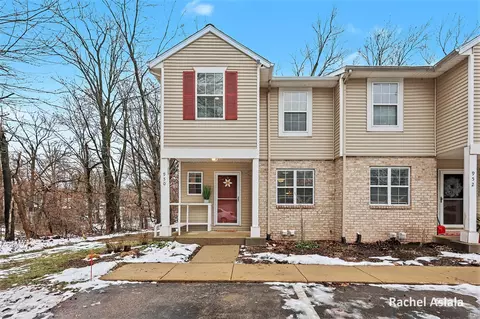 950 Ada Pl, Grand Rapids, MI 49546