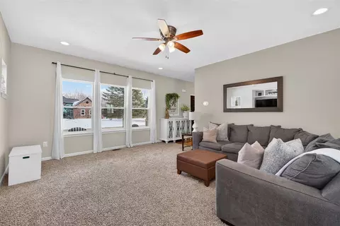Living - 5124 Emerald, Jackson, MI 49201 photo 4 of 4