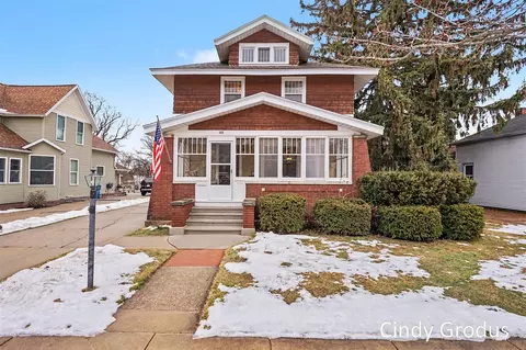 49 W Main, Zeeland, MI 49464