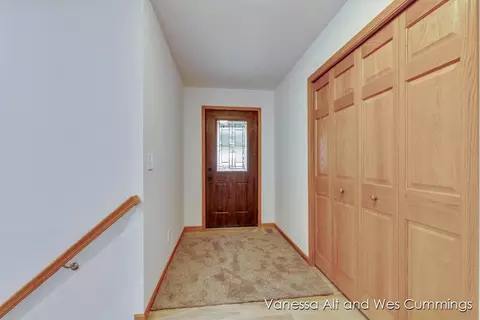 902 N York, Belding, MI 48809 photo 5