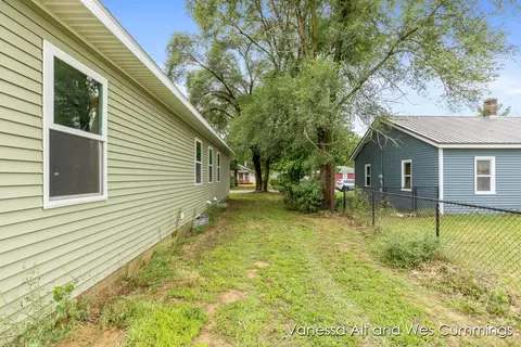 902 N York, Belding, MI 48809 photo 37