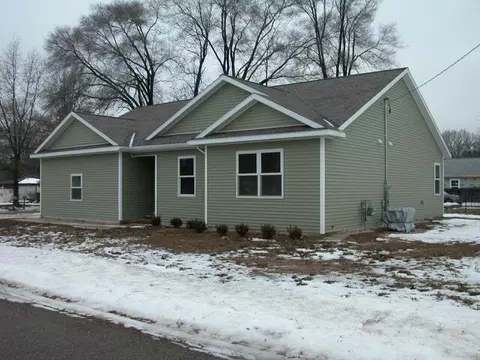 902 N York, Belding, MI 48809 photo 3