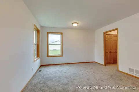 902 N York, Belding, MI 48809 photo 19