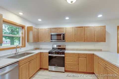 902 N York, Belding, MI 48809 photo 12