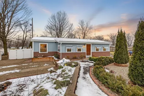 1296 Charlton, Hastings, MI 49058