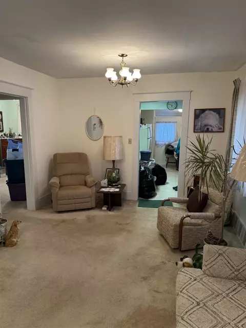 Living - 833 Backus, Jackson, MI 49202 photo 1 of 2