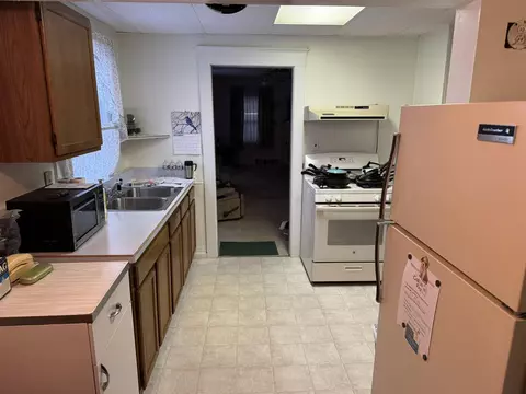Kitchen - 833 Backus, Jackson, MI 49202 photo 2 of 3
