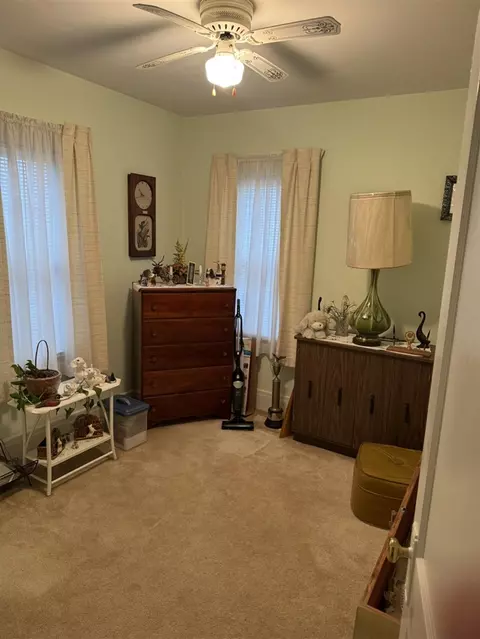 Bedroom - 833 Backus, Jackson, MI 49202 photo 2 of 2