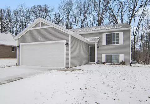 2520 Woodridge, Adrian, MI 49221