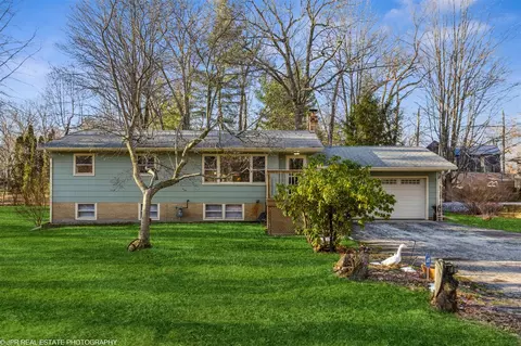 18810 Parkview, New Buffalo, MI 49117