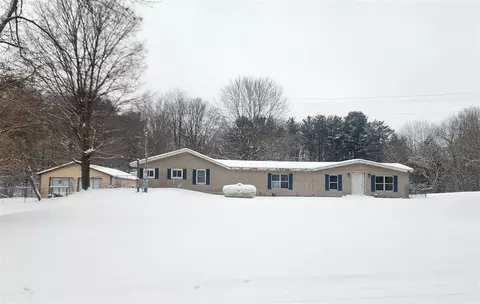 25113 12th, Gobles, MI 49055