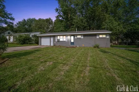 6037 Hughes, Lansing, MI 48911