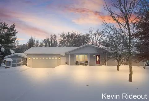 8348 Joelle, Cadillac, MI 49601