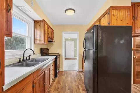 430 Peacock, Jackson, MI 49202 photo 16