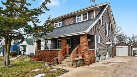 1025 Burton, Grand Rapids, MI 49507