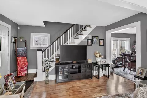 Entry Way - 907 6th, Jackson, MI 49203 photo 1 of 1