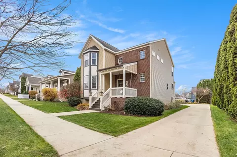 1048 Graystone, Holland, MI 49423