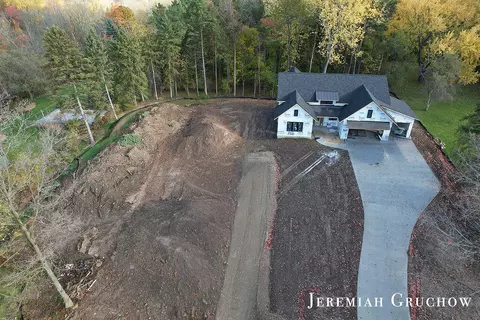 2124 Engleside Drive Southeast, Grand Rapids, MI 49546
