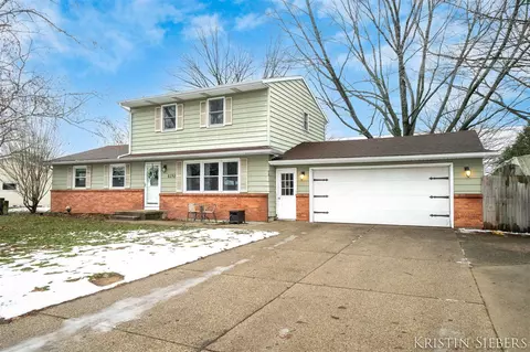 8252 Lamplight, Jenison, MI 49428