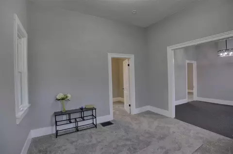 357 Cooper, Jackson, MI 49201 photo 2