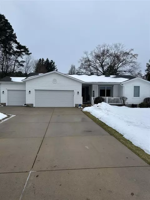 197 Eugene, Norton Shores, MI 49441