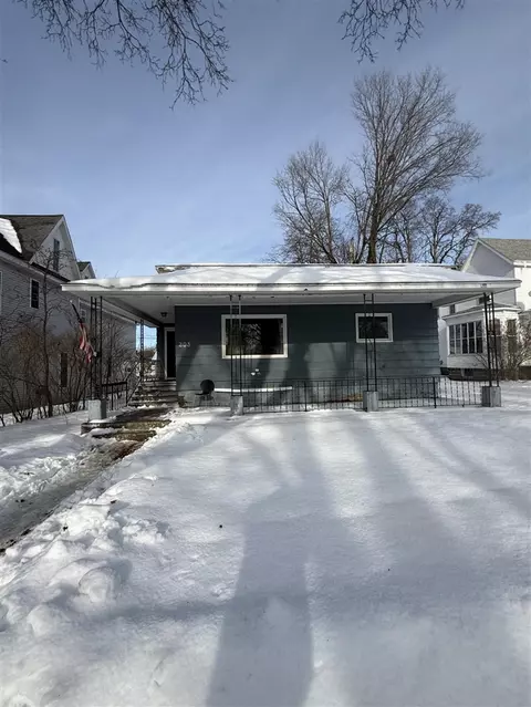305 E Chapin, Cadillac, MI 49601
