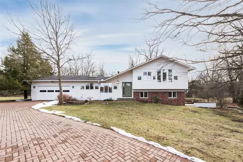 2277 W Huron Riv, Ann Arbor, MI 48103