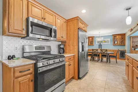 Kitchen - 219 Ivason, Stanton, MI 48888 photo 2 of 2