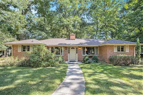 10011 Lloy, Portage, MI 49024