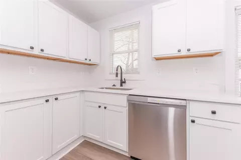 33988 Richard, Wayne, MI 48184 photo 9