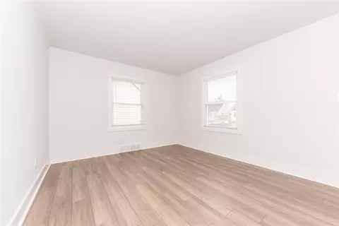 33988 Richard, Wayne, MI 48184 photo 6