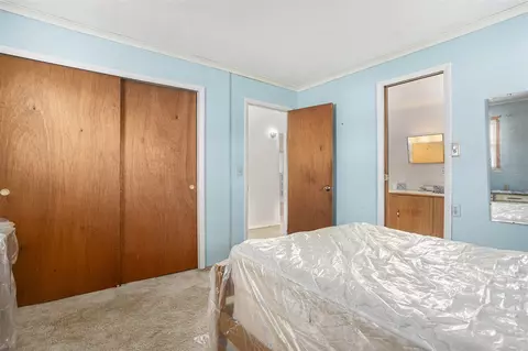 Bedroom - 15313 Doster, Plainwell, MI 49080 photo 2 of 4