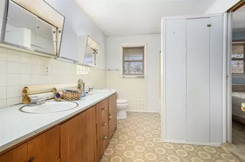 Bath - 15313 Doster, Plainwell, MI 49080 photo 1 of 2