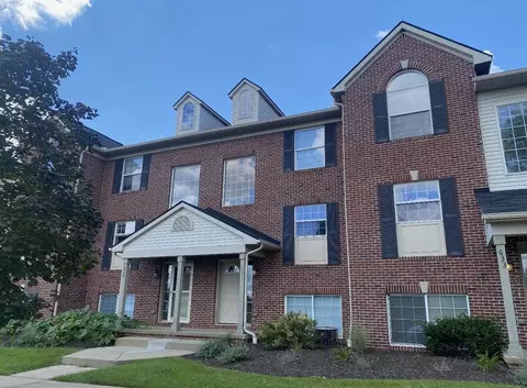 631 Nantucket, Lansing, MI 48906