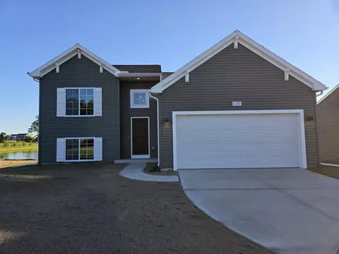 13769 Quincy, Holland, MI 49424
