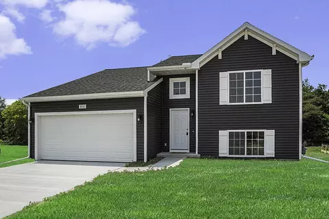 13769 Quincy, Holland, MI 49424