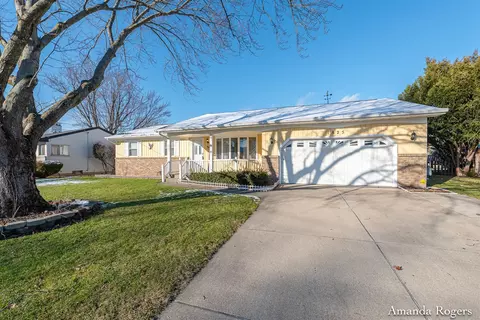 1825 Pine Blf, Grand Rapids, MI 49508