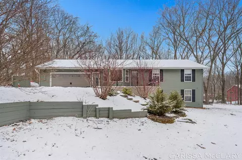 8409 Squires, Rockford, MI 49341