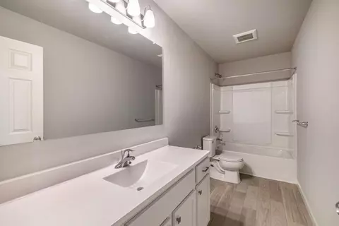 Bath - 5570 Mammoth, Caledonia, MI 49316 photo 2 of 2