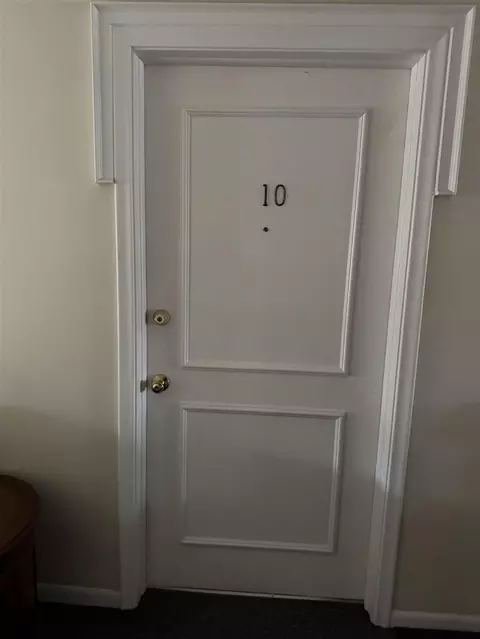 17540 N Mack #10, Grosse Pointe, MI 48230 photo 2