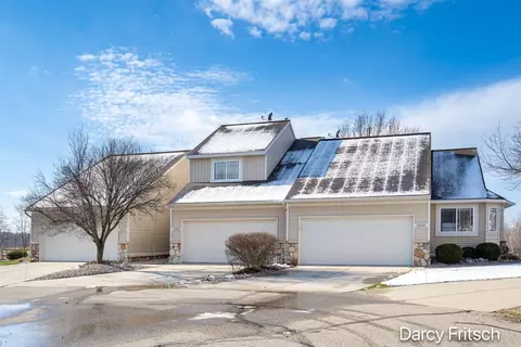 2980 Stoney Crk #79, Hudsonville, MI 49426