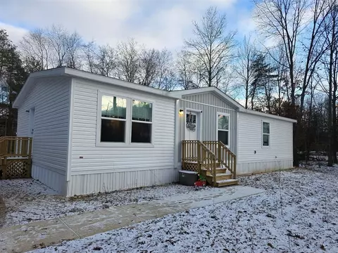 9036 N Jones, Howard City, MI 49329