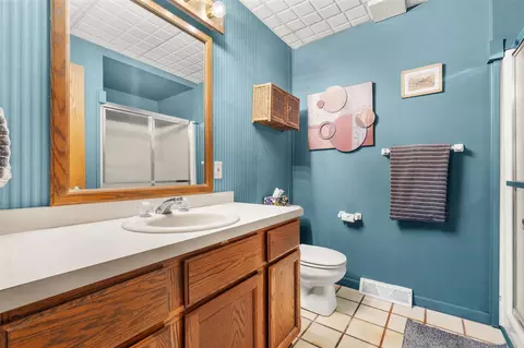 Bath - 13855 Belding, Belding, MI 48809 photo 4 of 4