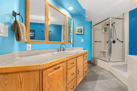 Bath - 13855 Belding, Belding, MI 48809 photo 2 of 4