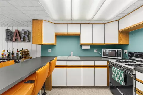 Kitchen - 13855 Belding, Belding, MI 48809 photo 8 of 9