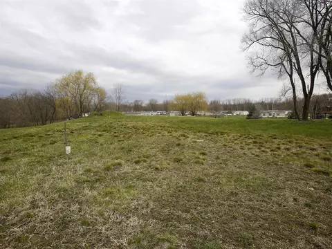 46 N New Moon, Springfield, MI 49037